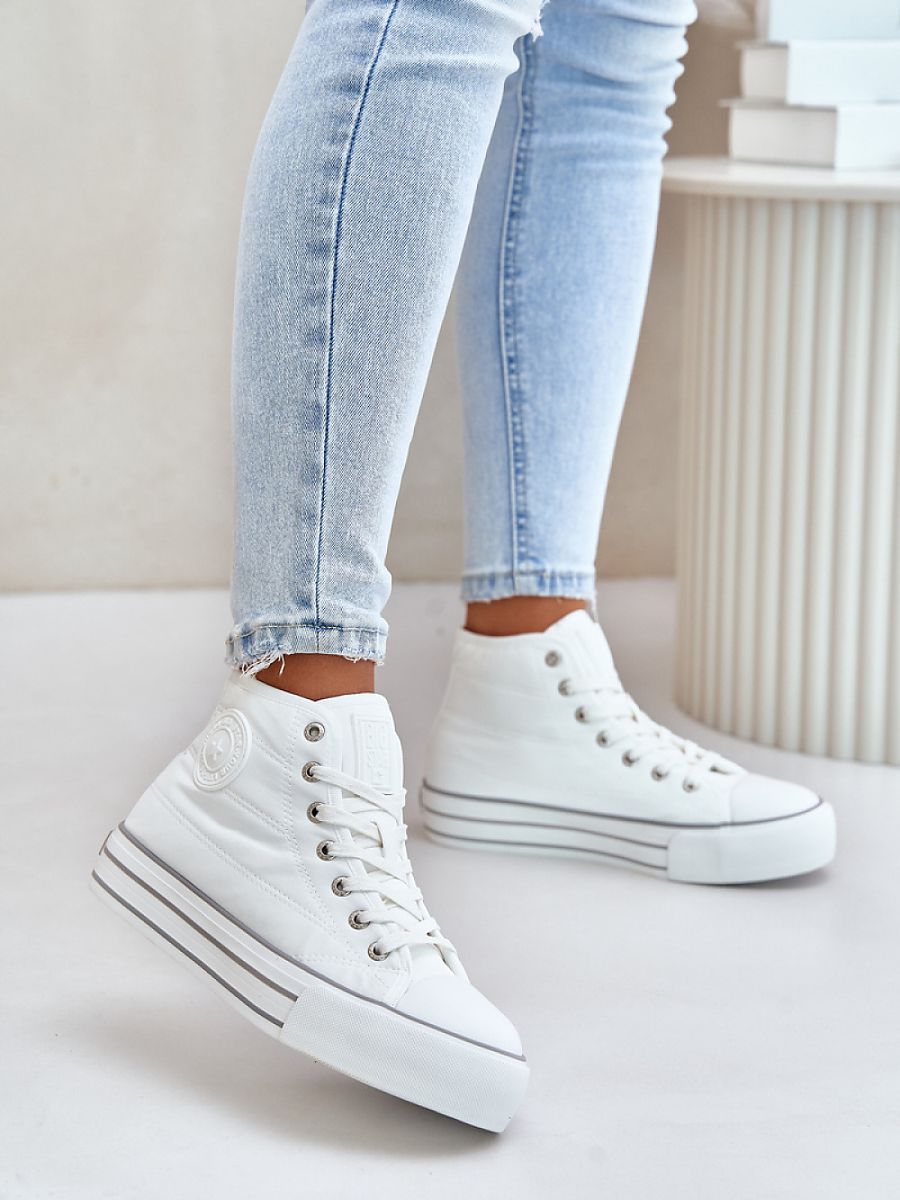 Sneakers model 201921 Step in style