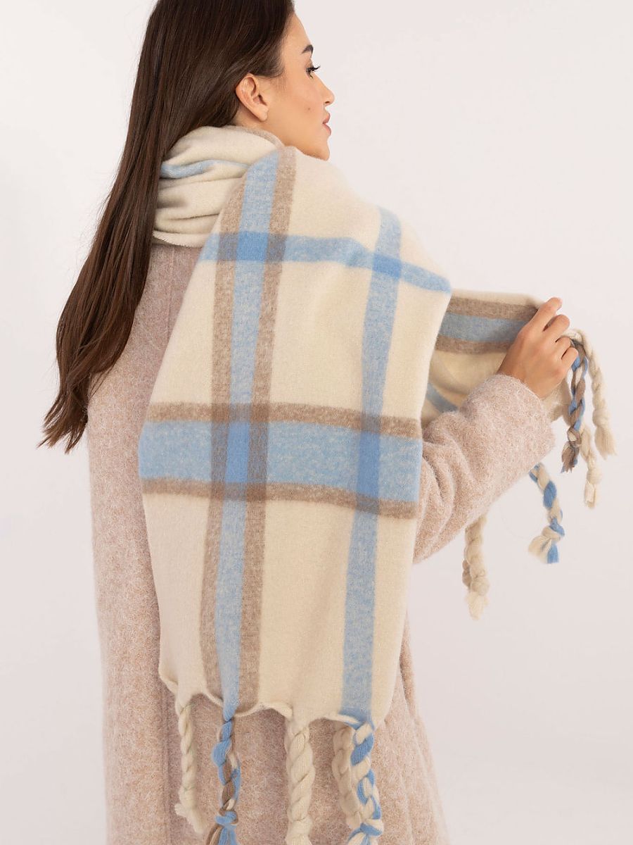 Shawl model 202570 AT