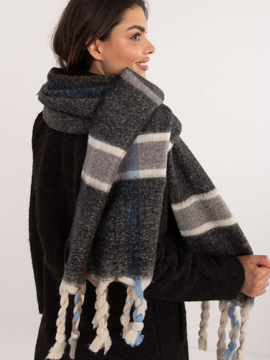 Shawl model 202575 AT