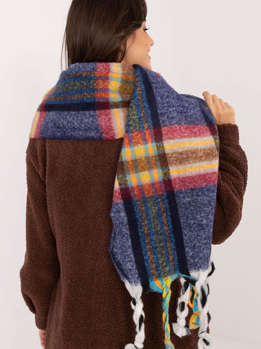 Shawl model 202581 AT