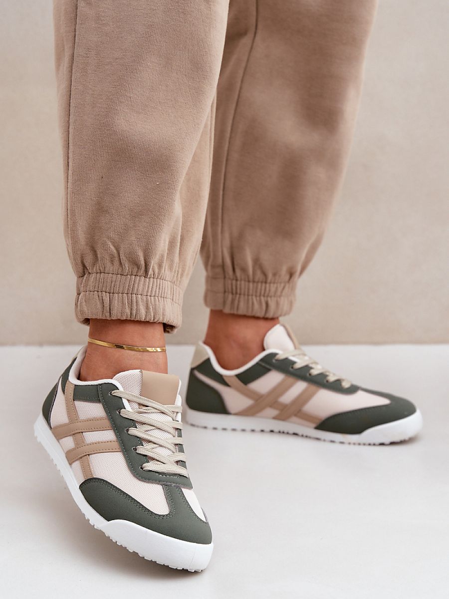Sneakers model 206803 Step in style