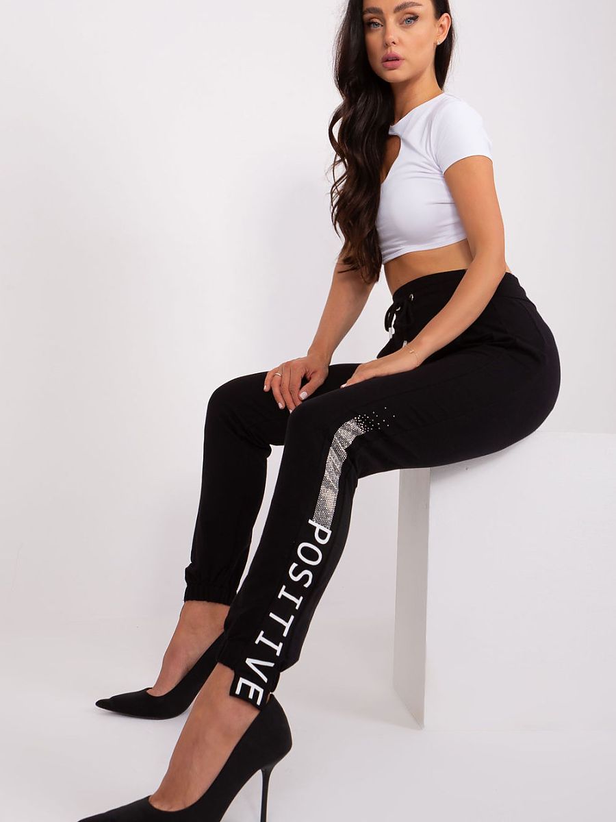 Tracksuit trousers model 211745 Relevance - Image 4