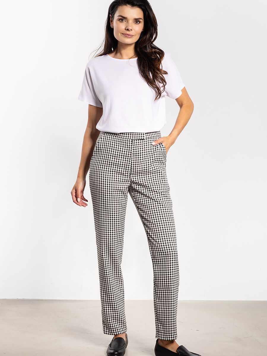 Women trousers model 218973 awama - Image 4