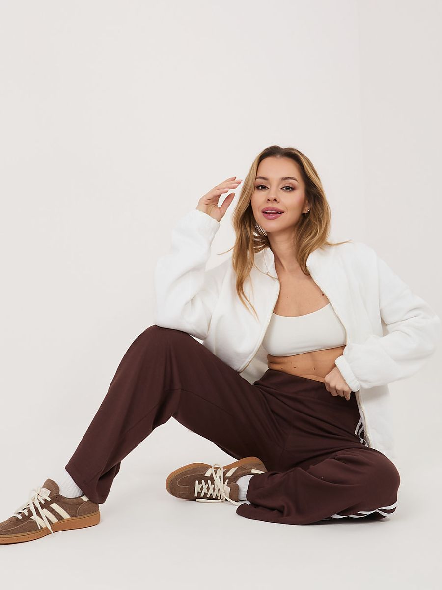 Tracksuit trousers model 226153 Relevance - Image 4