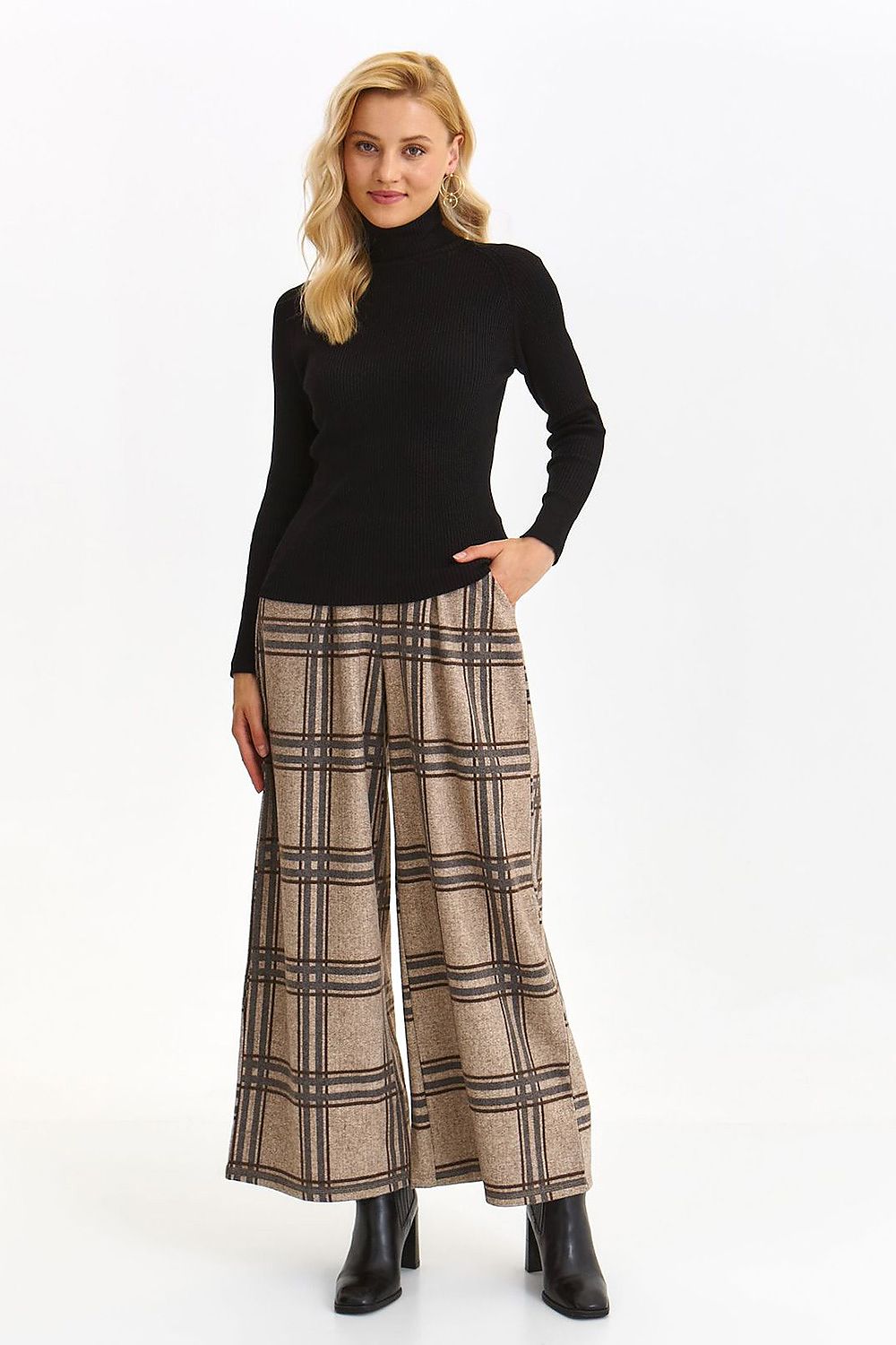 Turtleneck model 188305 AT