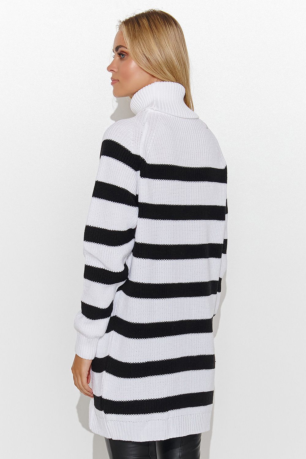 Turtleneck model 217653 Makadamia