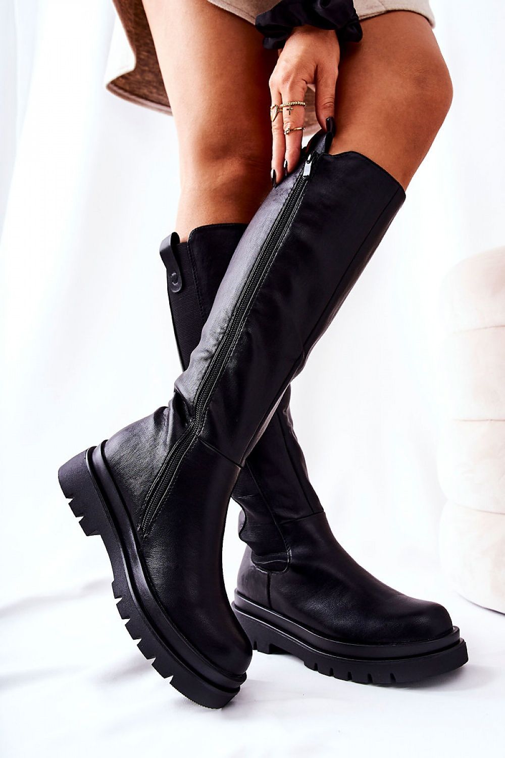 Thigh-Hight Boots Step in style main image 0