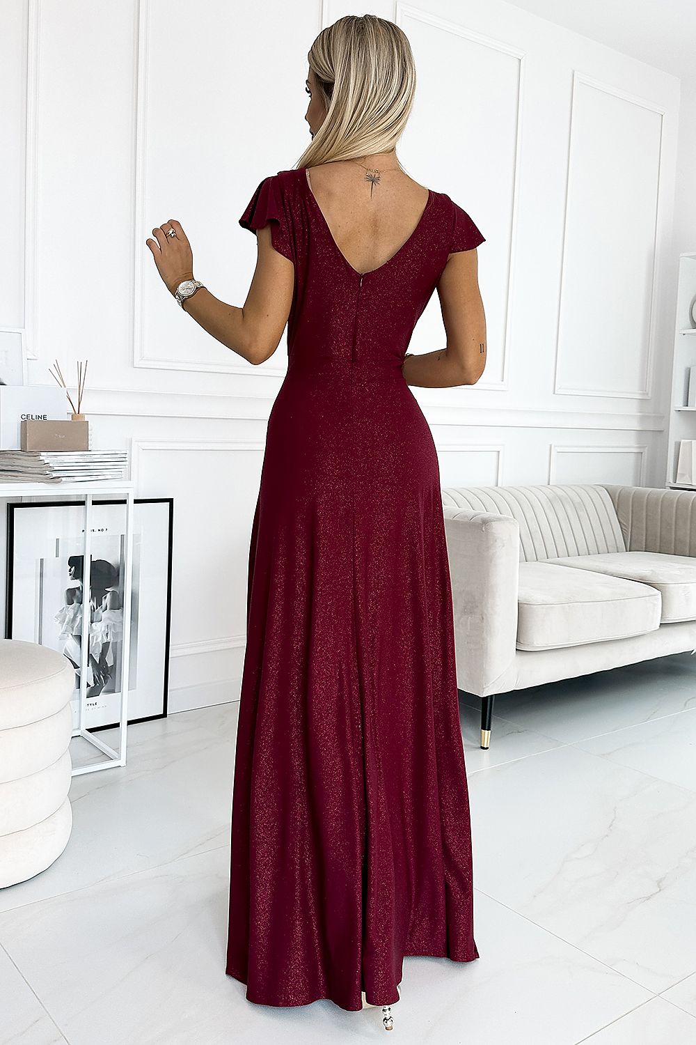 Long dress model 131669 Numoco