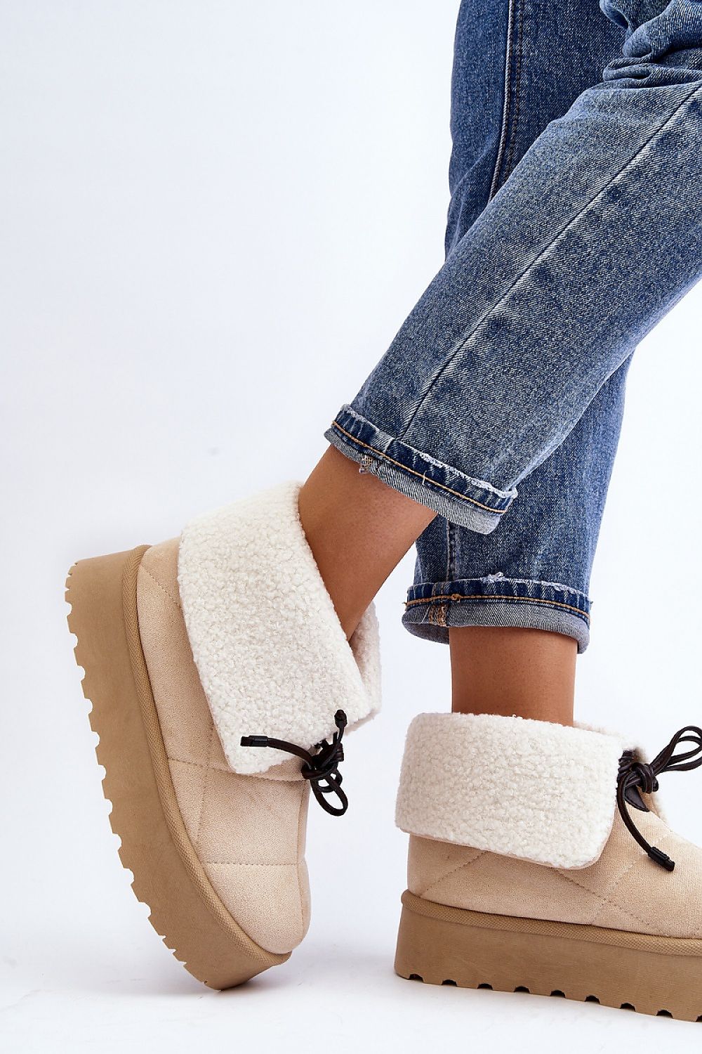 Snow boots model 202208 Step in style