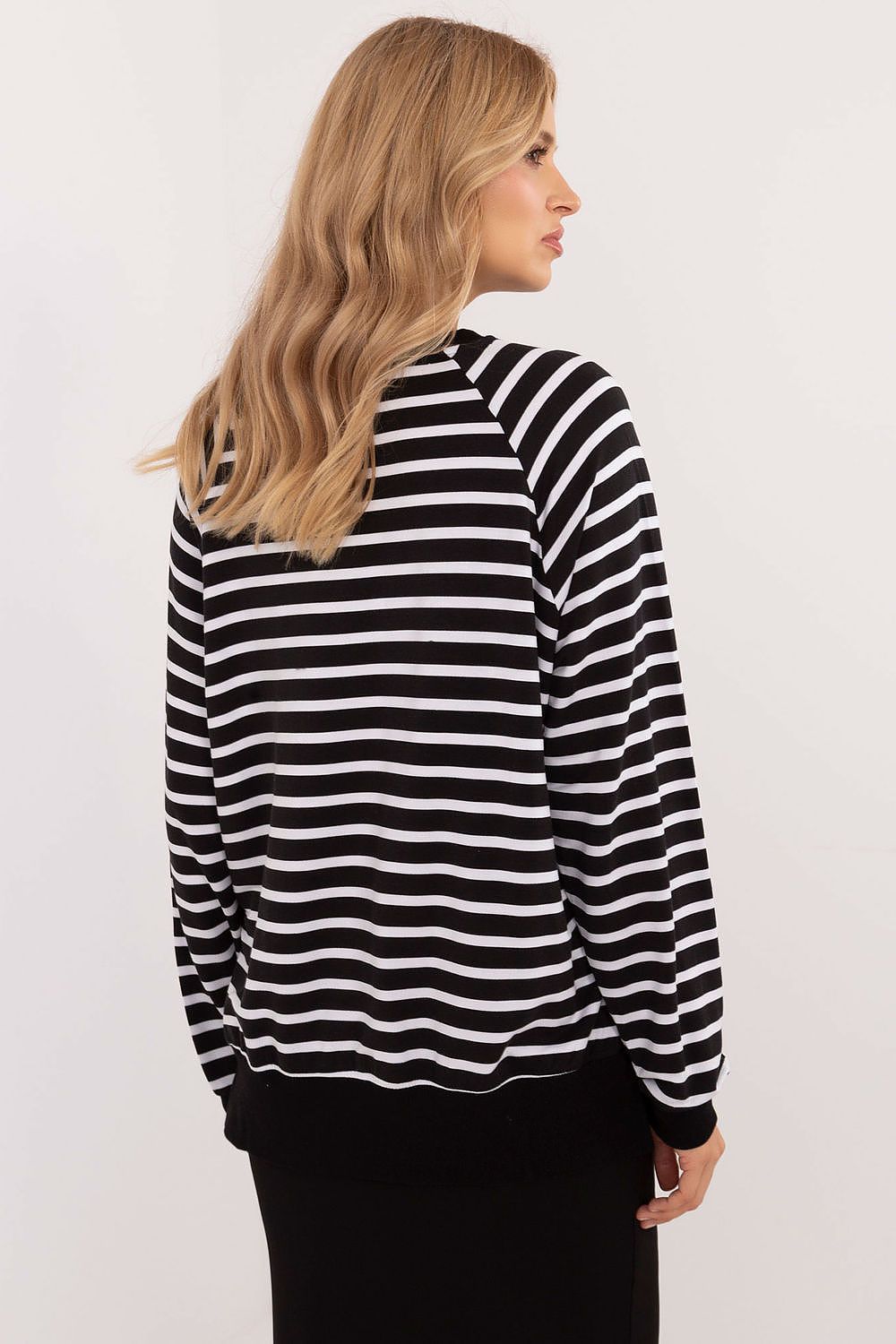 Blouse model 218826 Relevance