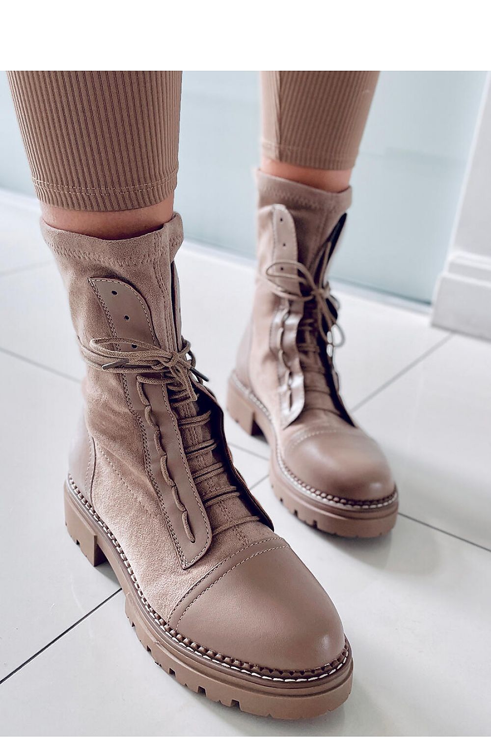 Bootie model 172884 Inello