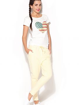 Tracksuit trousers   Katrus  Loose-fitting sweatpants with a slightly lowered crotch. Drawstring waistband. Pockets on the sides. Made of high quality fabrics provides t