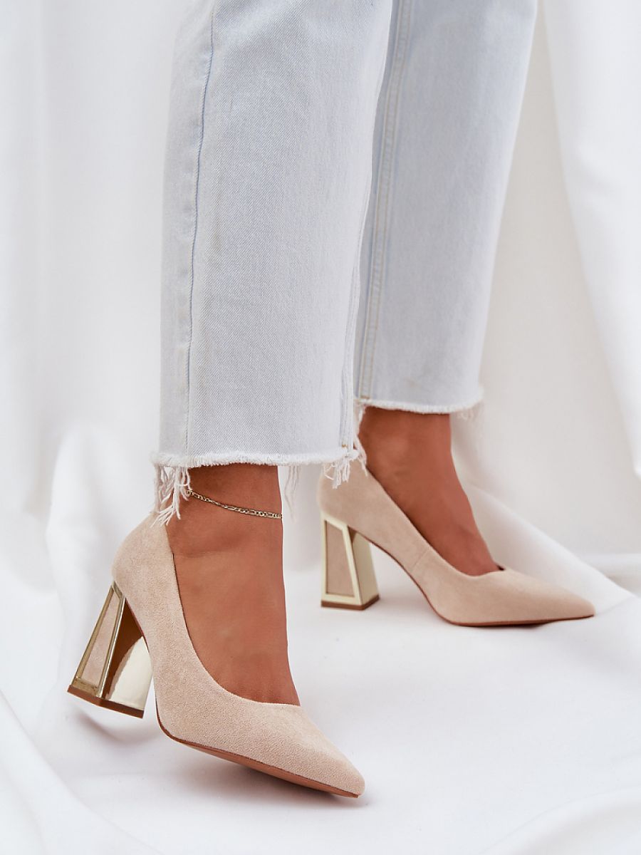 Block heel pumps