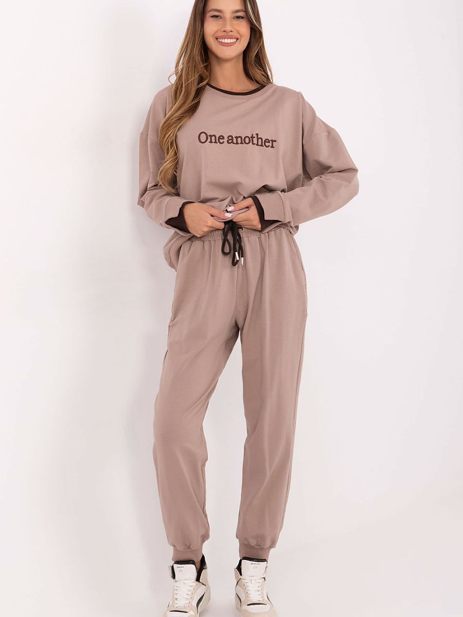 Relevance Set – beige