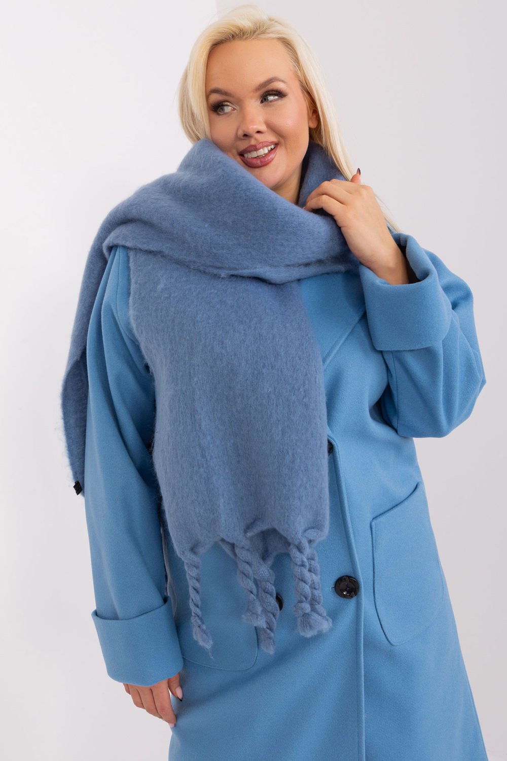 Shawl model 190575 AT