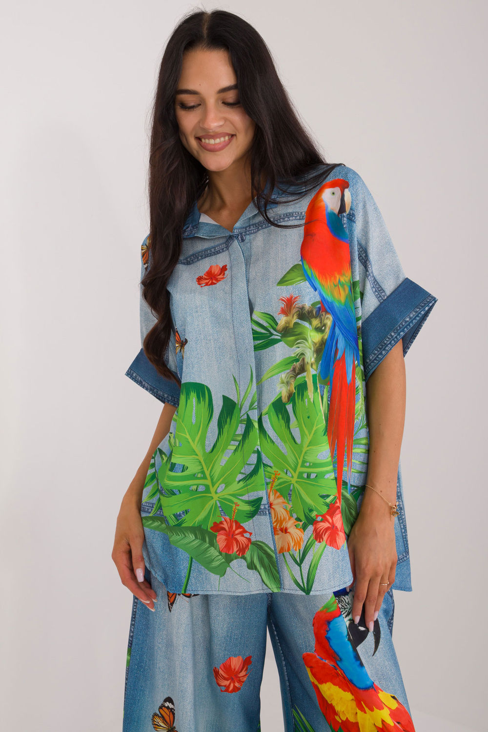 Short sleeve shirt model 19837..
