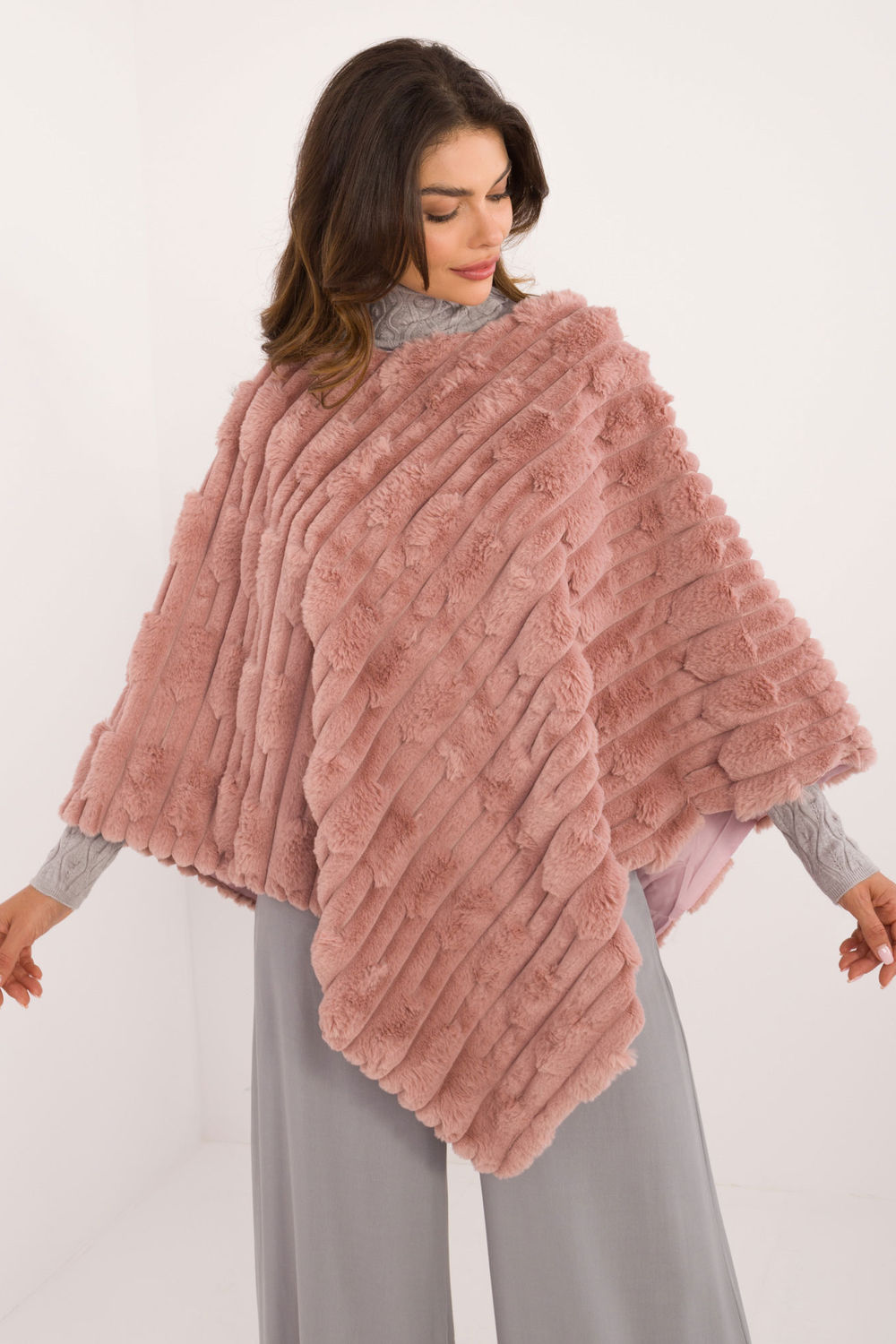 Poncho model 200205 AT