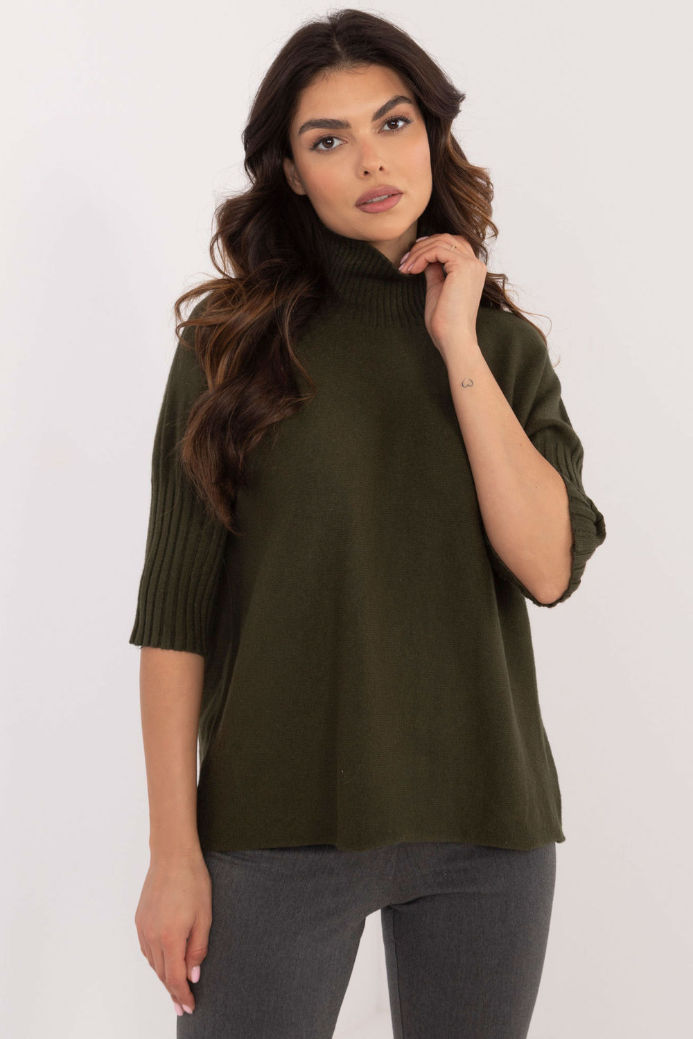 Short sleeve sweater model 202..