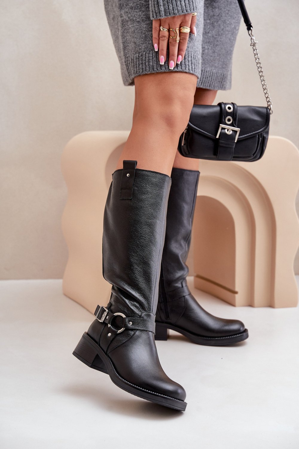 Thigh-Hight Boots model 203522..