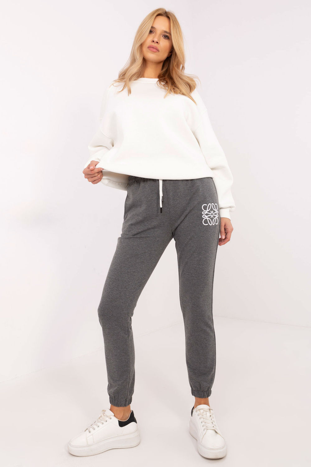 Tracksuit trousers model 20605..