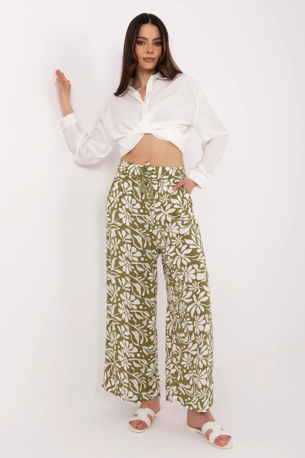Women trousers model 212663 Su..