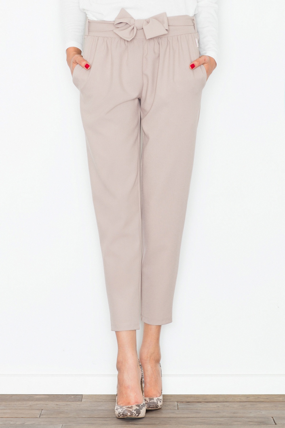 Women trousers model 77117 Fig..