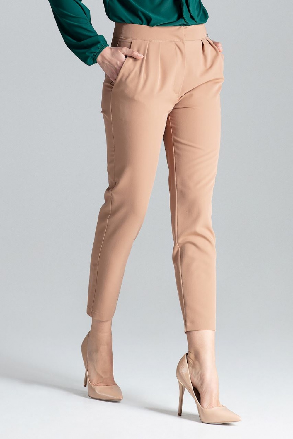 Women trousers model 130969 Le..