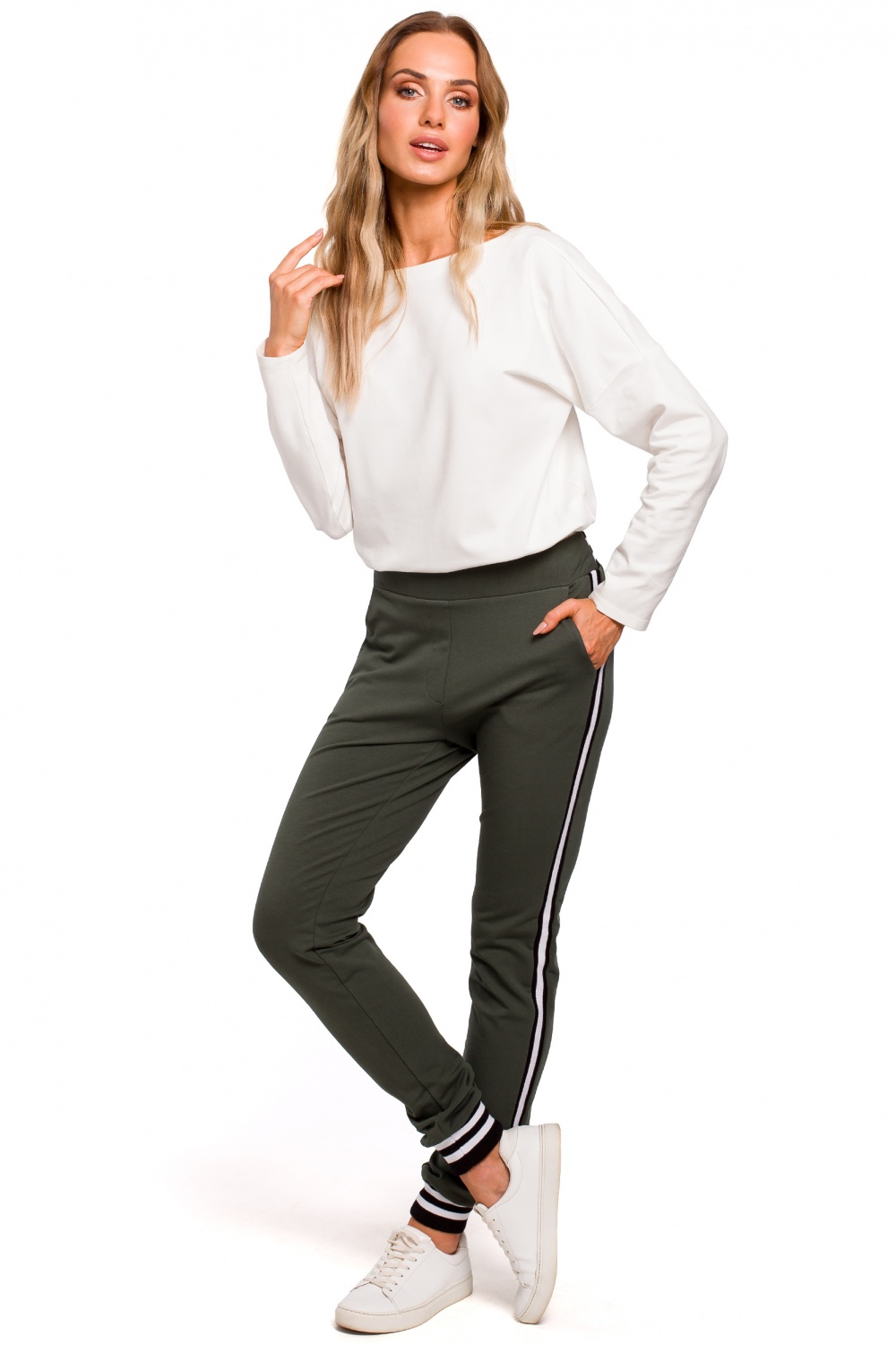 Women trousers model 135472 Mo..