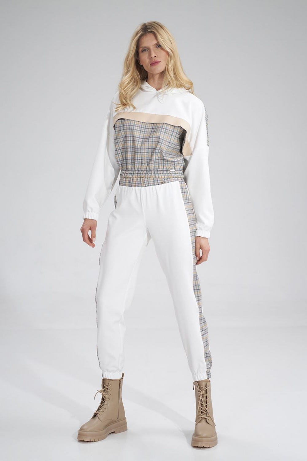 Tracksuit trousers model 15468..