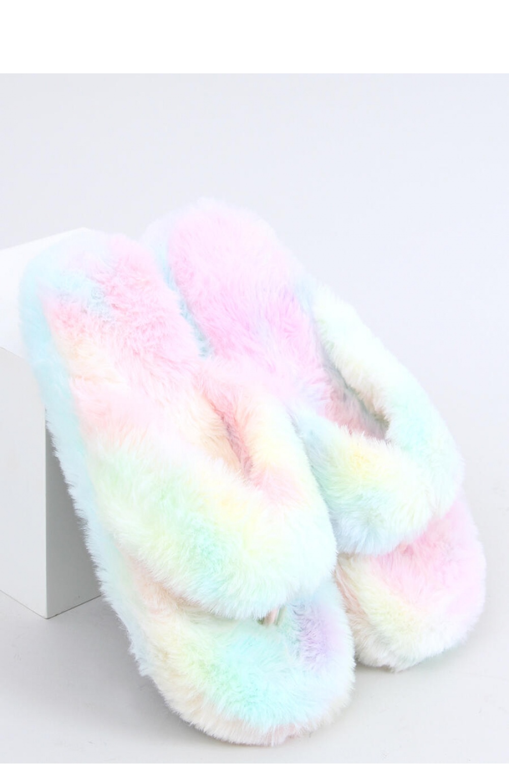 Slippers model 160270 Inello