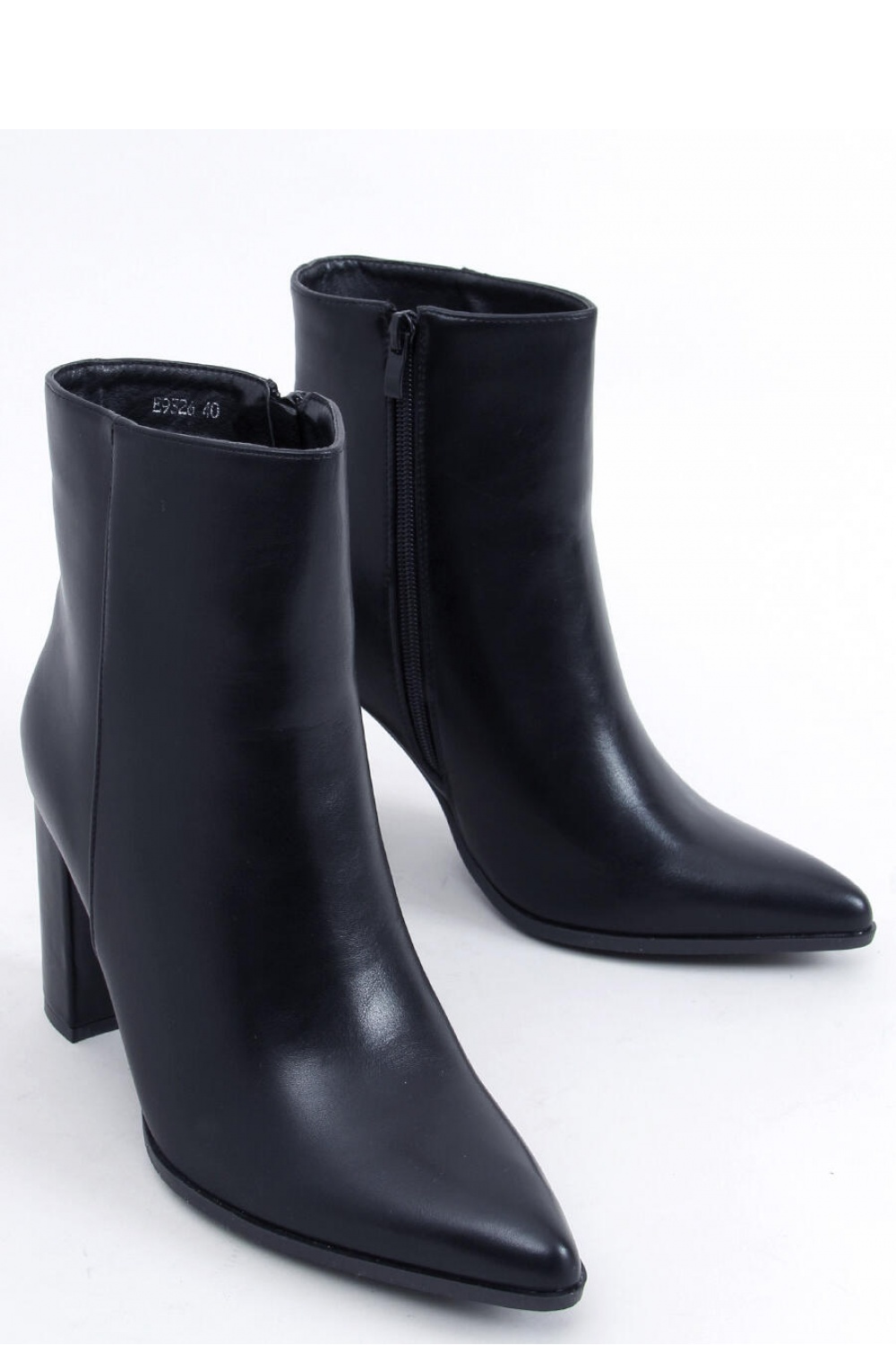 Heel boots model 171109 Inello