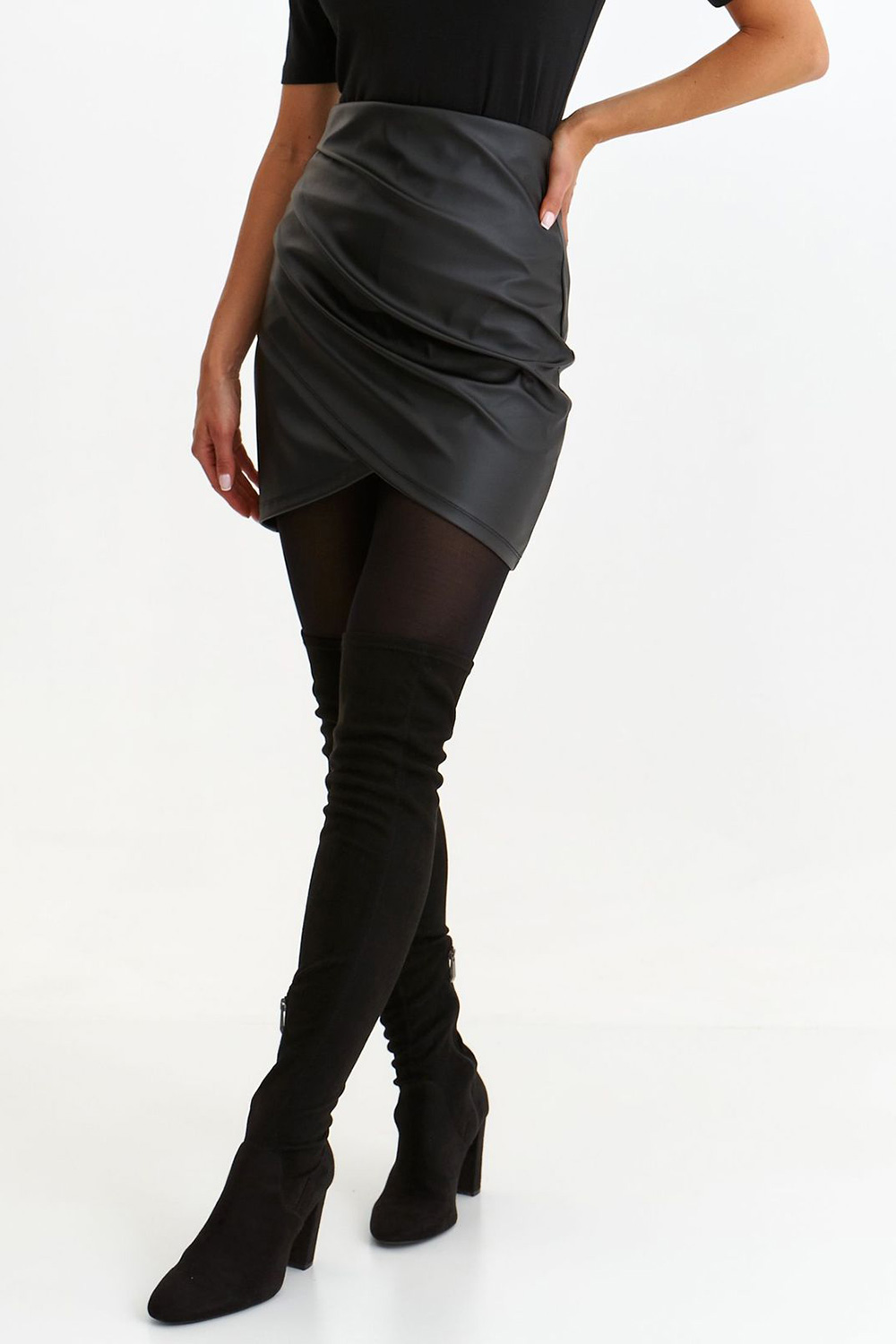 Short skirt model 185629 Top S..